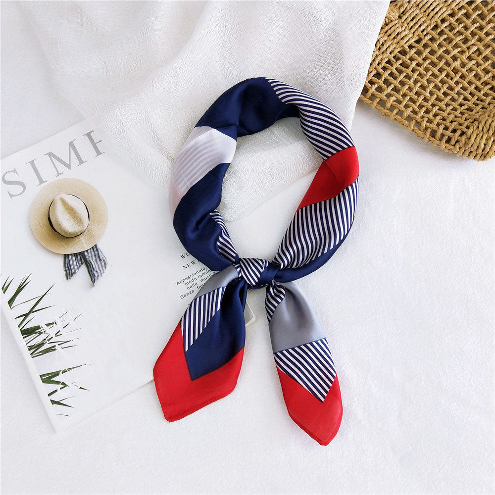 Foulard Carré Tendance – Motifs et Couleurs Variés