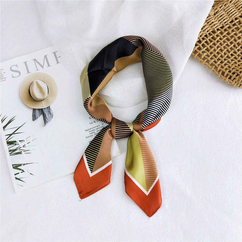 Foulard Carré Tendance – Motifs et Couleurs Variés