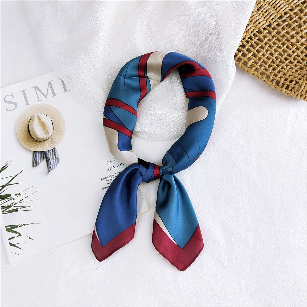 Foulard Carré Tendance – Motifs et Couleurs Variés
