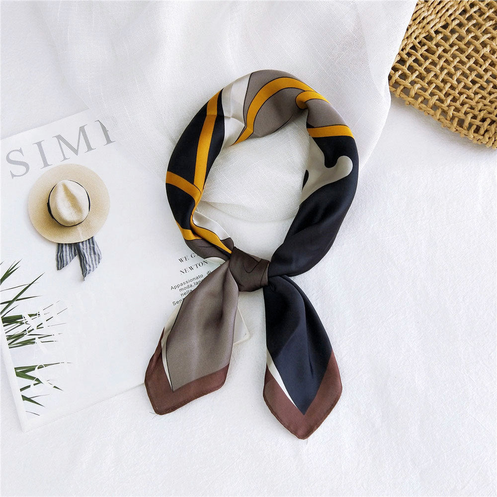 Foulard Carré Tendance – Motifs et Couleurs Variés