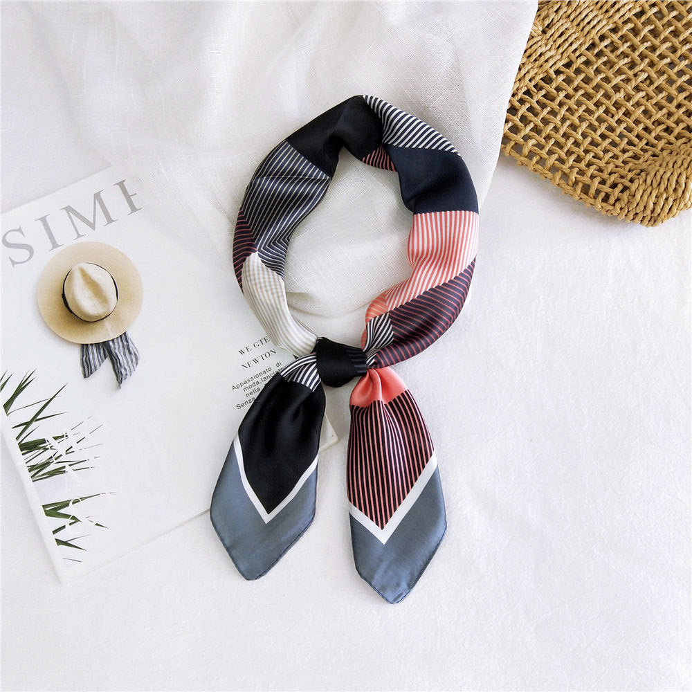 Foulard Carré Tendance – Motifs et Couleurs Variés