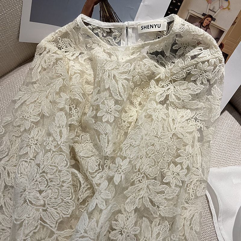 Haut en Dentelle Blanche Style Français